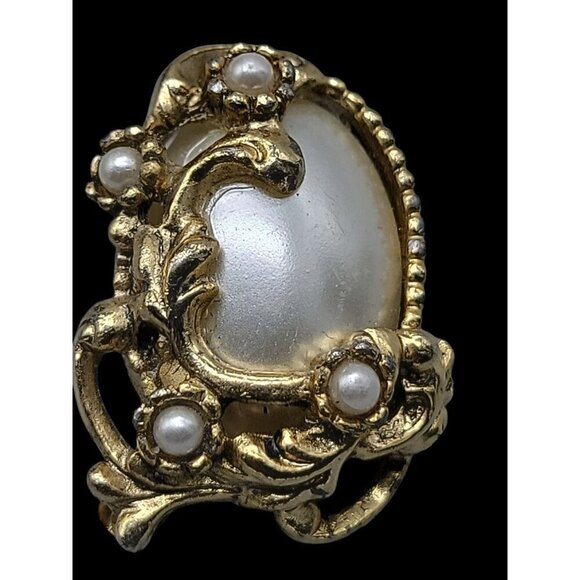 Faux Mabe Pearl Brooch Wrapped In Antique Gold Tone Setting Designer Pin - Picture 3 of 9